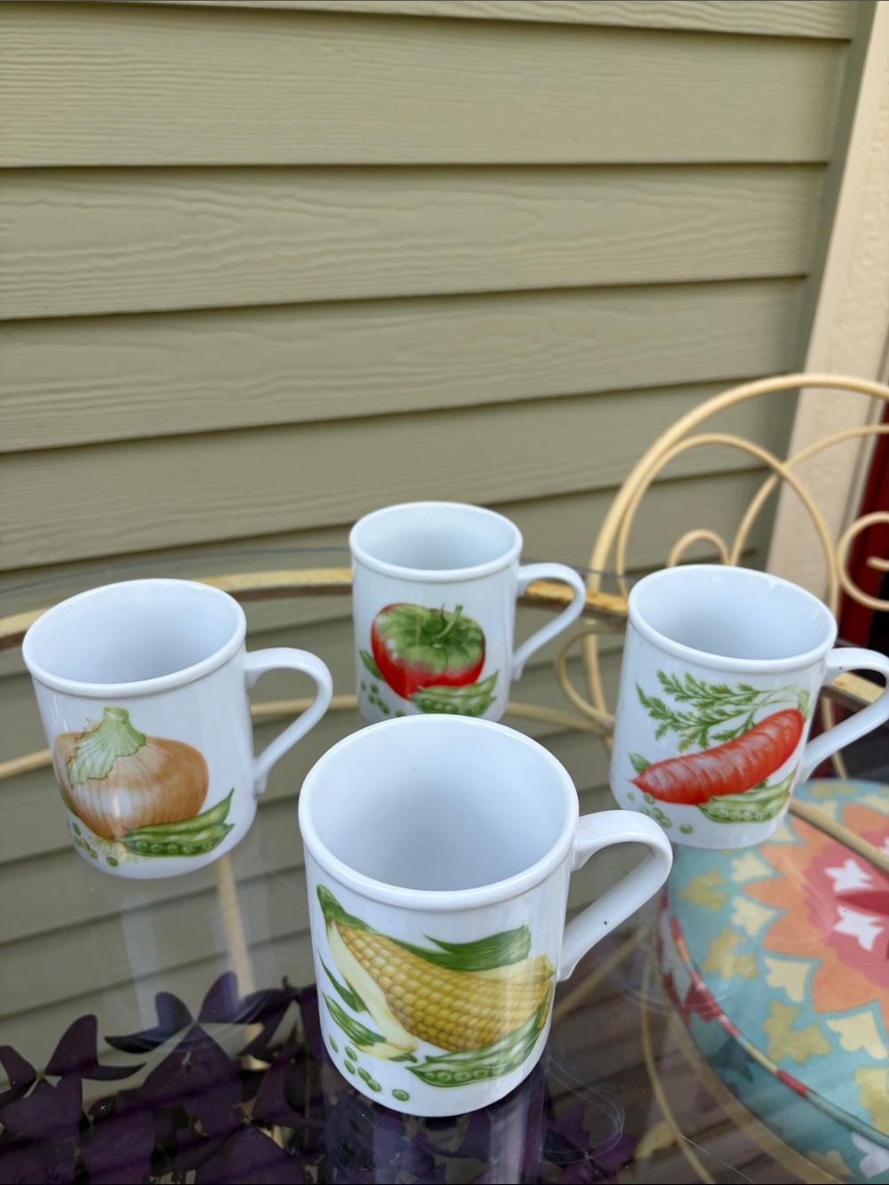 Vintage set of 4 Vegetable Themed Mugs